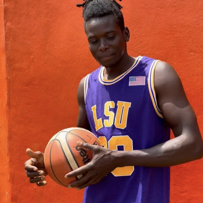 Photo of jersey by @mikesingletary