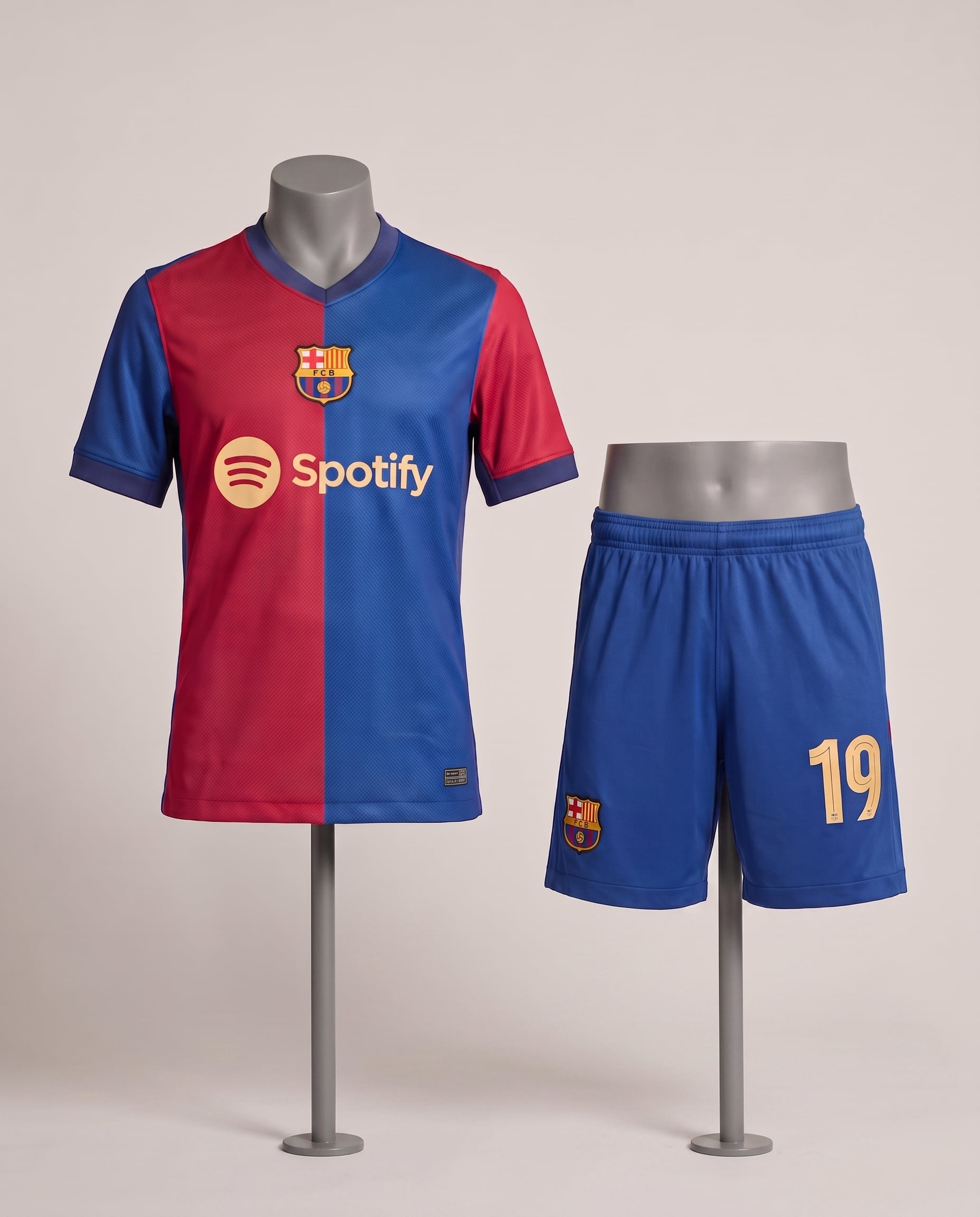 Lamine Yamal #19 Barcelona Youth Soccer Set