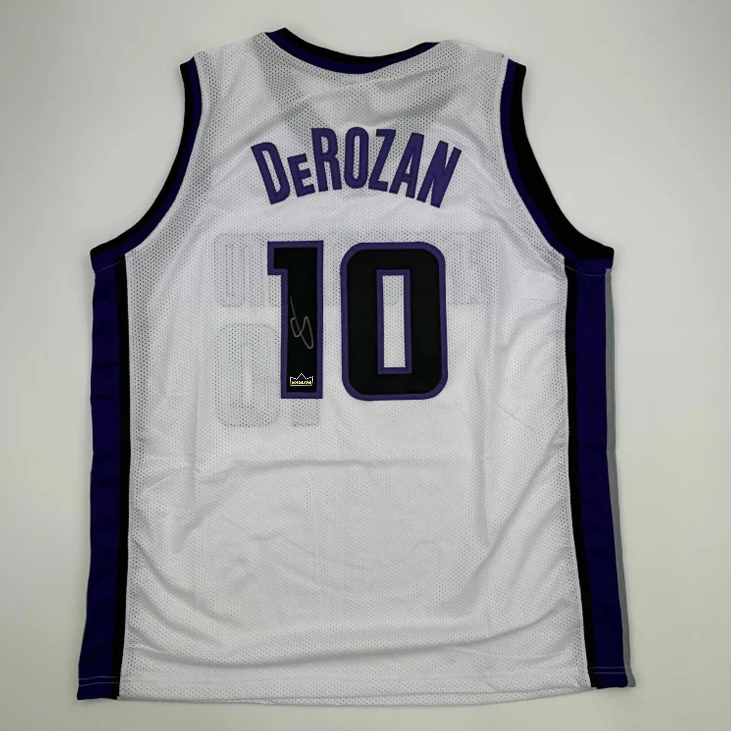 Autographed DeMar DeRozan #10 Sacramento Kings Basketball Jersey
