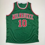 Autographed Bob Dandridge #10 Milwaukee Bucks Basketball Jersey