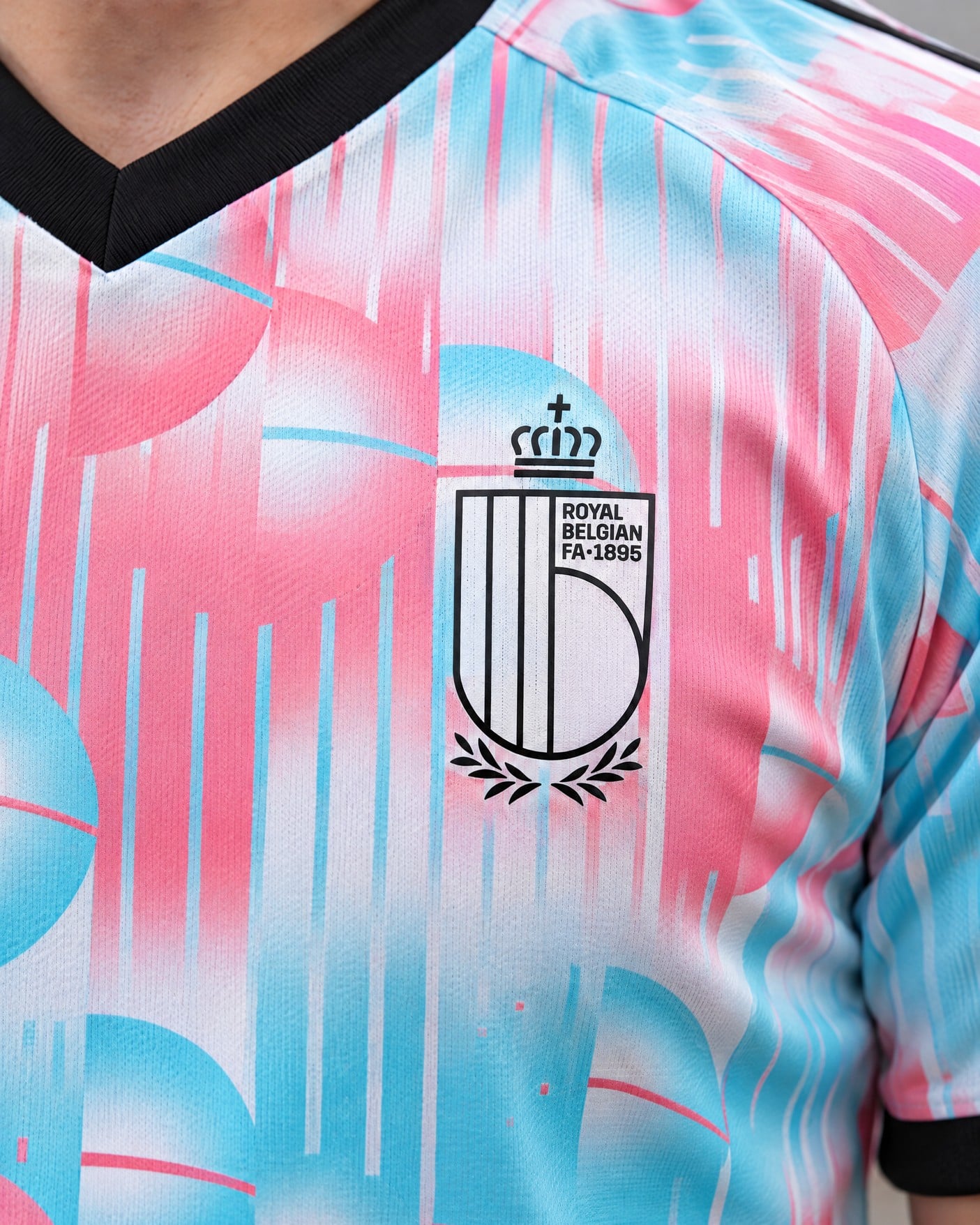 #9 Romelu Lukaku Belgium Pink and Blue Soccer Jersey, close-up